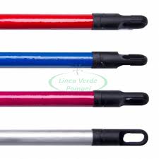 [61666102] MANICO PER SCOPA IN LEGNO FILETTATO RIVESTITO IN PVC 130CM
